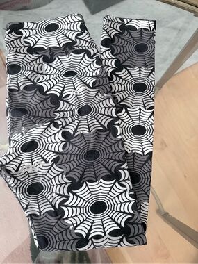 LuLaRoe Black & White Spiderweb Leggings